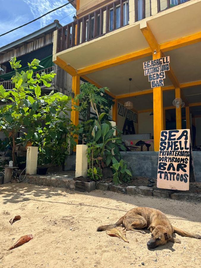 Seashell Guesthouse, Bar And Tattoos Koh Rong Sanloem Exterior photo